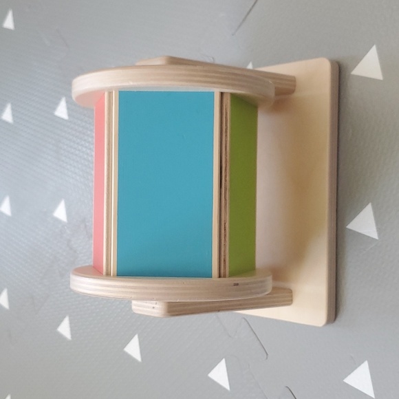 Lovevery Spinning Rainbow Wheel from Senser Play Kit - Picture 5 of 7